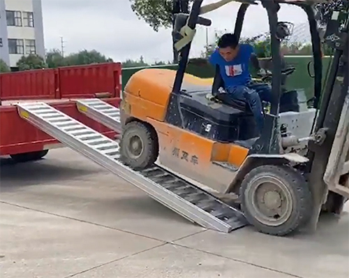 河东铝合金梯子的安全问题必须高度重视